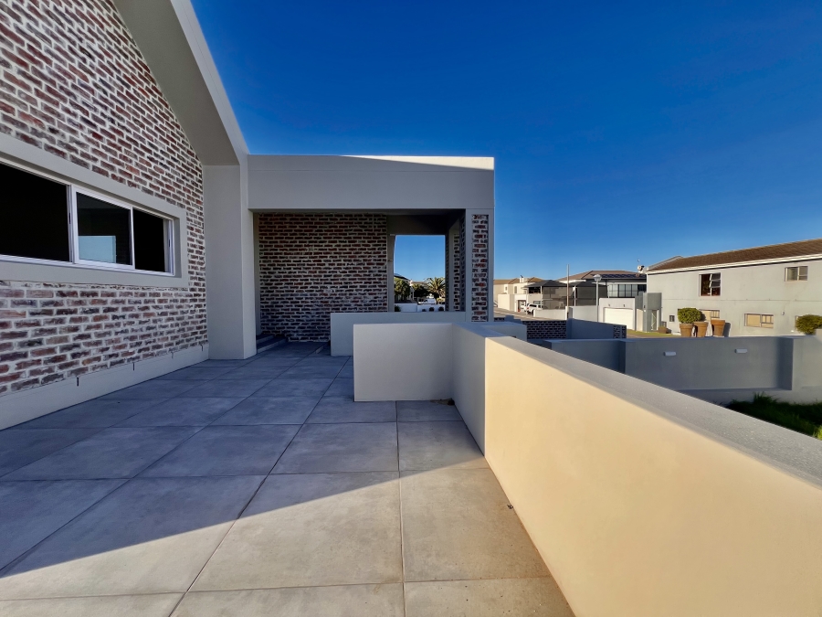 4 Bedroom Property for Sale in Myburgh Park Western Cape